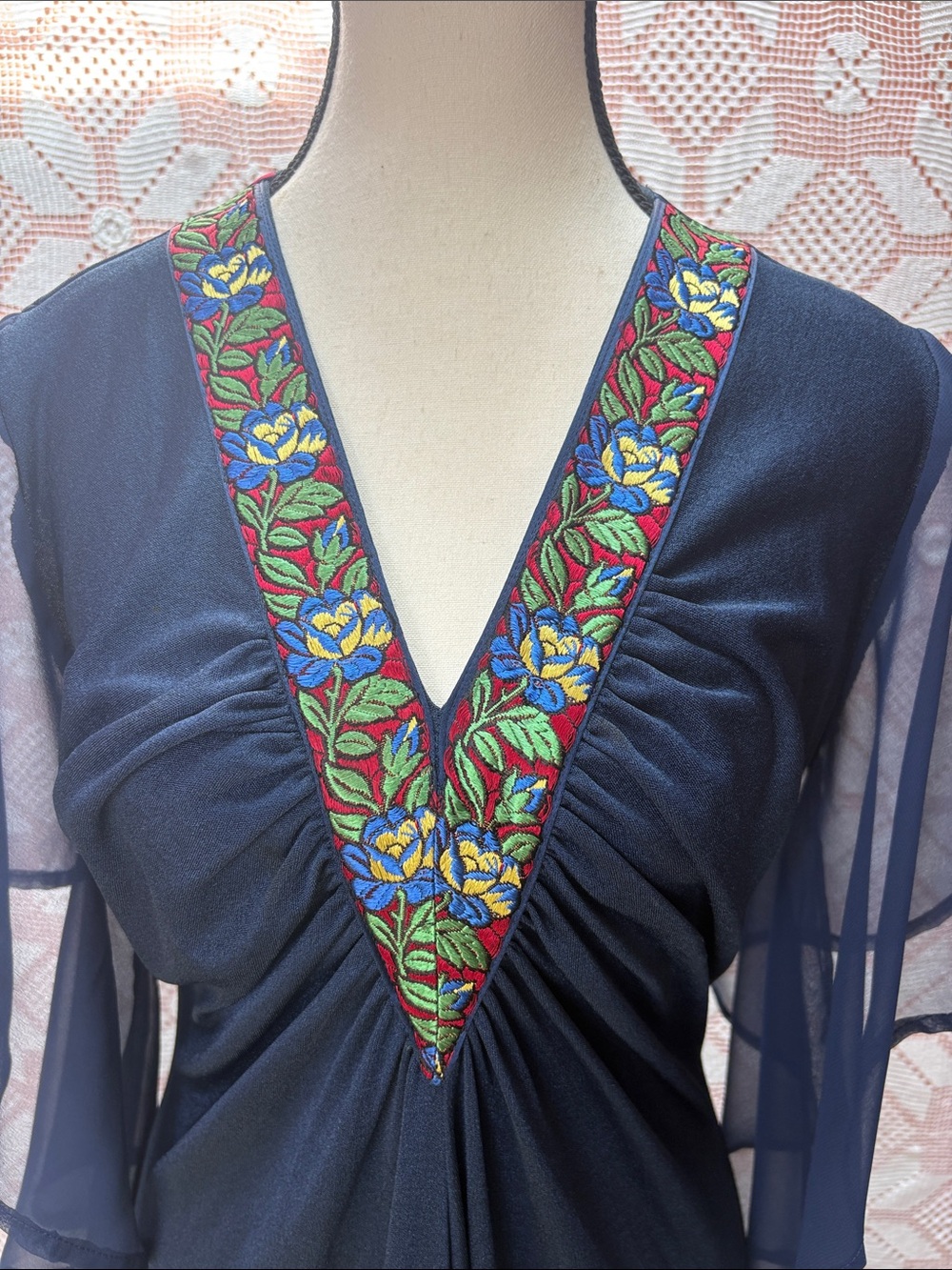 Vintage Navy Embroidered Caftan Maxi Dress Boho Goddess Flutter Sleeve Gown Sz L - Picture 2 of 8